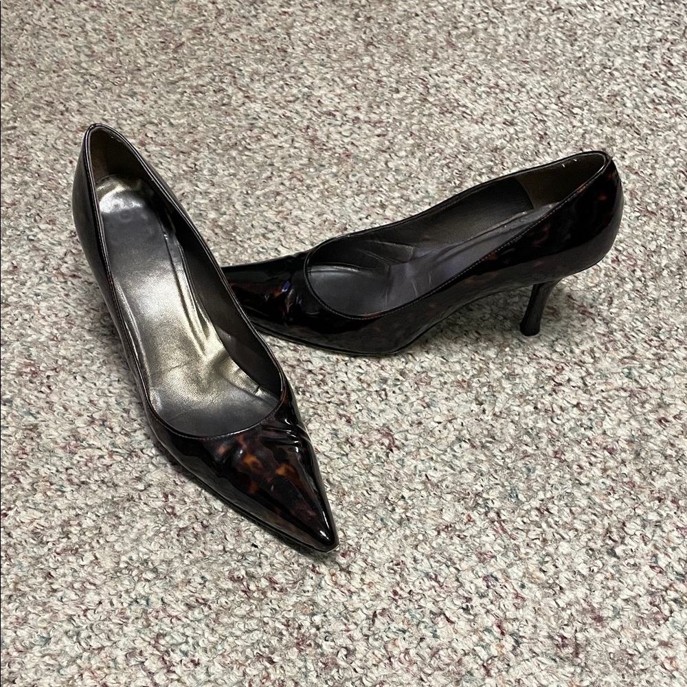 Stuart weitzman glossy patent tortoise print heels